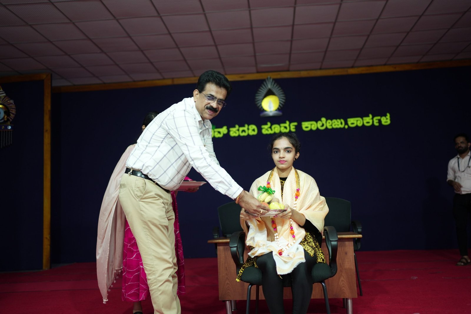 ಕ್ರಿಯೇಟಿವ್ ಕಾಲೇಜಿನಲ್ಲಿ  ಮನಃಶಾಂತಿಗೆ  ಯೋಗ ಕಾರ್ಯಕ್ರಮ